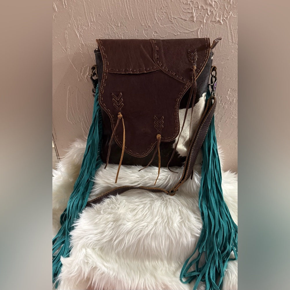Myra Crossbody bag with fringe
